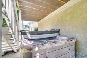 Foto dalla galleria di Pigeon Forge Home with Screened Porch, 3 Mi to Town! a Pigeon Forge
