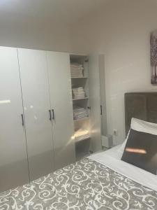 Postel nebo postele na pokoji v ubytování luxury Pool Apartment Jagodina