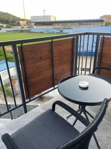 Balkón nebo terasa v ubytování luxury Pool Apartment Jagodina