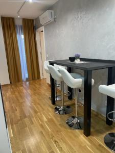 Fotografie z fotogalerie ubytování luxury Pool Apartment Jagodina v destinaci Jagodina