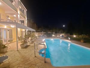 Bazén v ubytovaní Villa Ela Ferienappartements alebo v jeho blízkosti