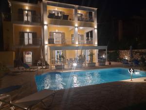 Bazén v ubytovaní Villa Ela Ferienappartements alebo v jeho blízkosti