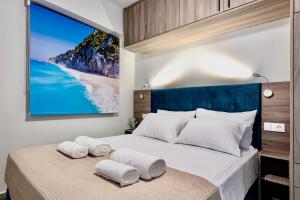 Ένα ή περισσότερα κρεβάτια σε δωμάτιο στο Katerina Luxurious Sea View +38 φωτογραφίες