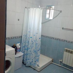 Ένα μπάνιο στο Family house