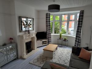 Χώρος καθιστικού στο Wavertree Drive 3 bed contractor home in Leicester