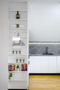 Η κουζίνα ή μικρή κουζίνα στο Flexible SelfCheckIns 49 - Zagreb - Parking - New - Luxury