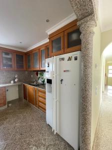 A kitchen or kitchenette at Belle Vue