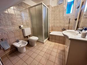 Bagno di La Via Sul Mare