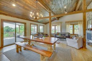 Gallery image of New Albin Vacation Rental with Fire Pit and Views! in New Albin