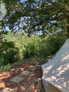 Gallery image of Tente bivouac Option bain chauffée au bois in Idrac-Respailles