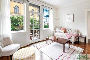 Χώρος καθιστικού στο Design District Executive Rental Condo