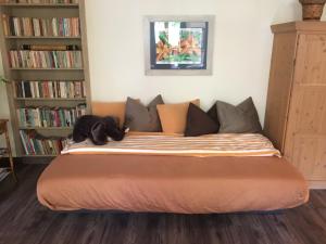 Posteľ alebo postele v izbe v ubytovaní Buda Hills villa apartment
