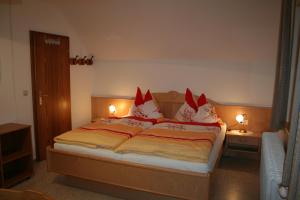 Posteľ alebo postele v izbe v ubytovaní Ferienwohnungen Bachergut
