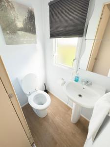 Koupelna v ubytování Edinburgh - Seton Sands-Salsa Caravan-Pet Friendly