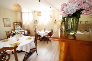 Restaurace v ubytování Villa Quantum Beograd