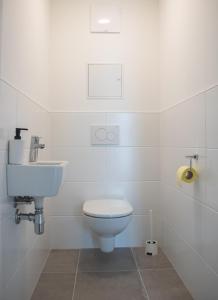 Koupelna v ubytování Flat2go modern apartments - Harmony of city and nature
