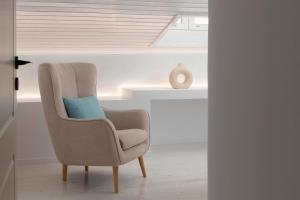 Posezení v ubytování ISTION ANDROS LUXURY SUITES