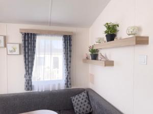 Posezení v ubytování Edinburgh - Seton Sands-Salsa Caravan-Pet Friendly