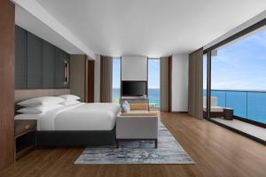 Katil atau katil-katil dalam bilik di Sheraton Cebu Mactan Resort
