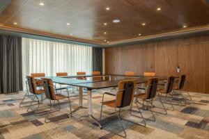Four Points by Sheraton Budapest Danube商务区和/或会议室
