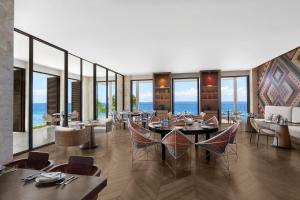 Ruang duduk di Sheraton Cebu Mactan Resort