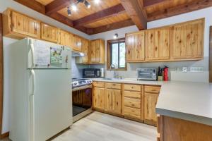 Imagen de la galería de Screened Porch and Grill Lake Ariel Vacation Rental, en Lake Ariel 31 fotos más