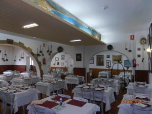 Reštaurácia alebo iné gastronomické zariadenie v ubytovaní Hotel Marblau Tossa