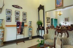 Ruang duduk di Margo Utomo Eco Resort