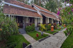 Taman di luar Margo Utomo Eco Resort