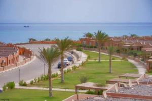 Fotografija v galeriji nastanitve RELAX Chalet-Stella Di Mare Sea view -Families v mestu Az Za‘farānah