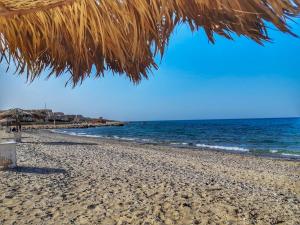 Fotografija v galeriji nastanitve RELAX Chalet-Stella Di Mare Sea view -Families v mestu Az Za‘farānah