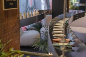 Ruang duduk di Simjak Hotel by Aank