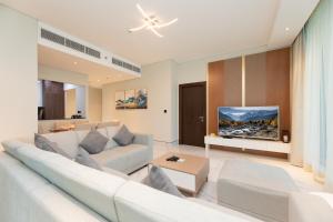 Μια τηλεόραση ή/και κέντρο ψυχαγωγίας στο SIMPLY COMFORT in J ONE Tower