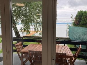 Galeriebild der Unterkunft Lakeside Home Apartman in Balatonszárszó + 28 Fotos