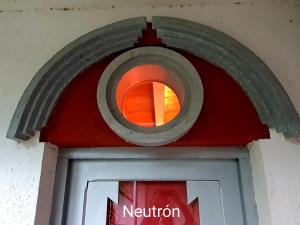 a window over a door with a light above it at zentral club neutron-jacuzzi in Belmonte de Miranda