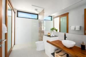 Ένα μπάνιο στο Luxury Villa - Lamai Seaview - 4 bedroom