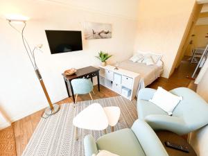 Galeriebild der Unterkunft Studio 421 face à l'océan avec piscine,accès plage in Le Croisic