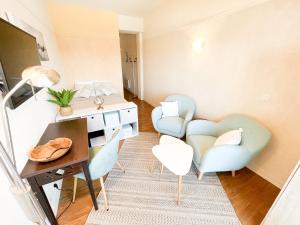 Galeriebild der Unterkunft Studio 421 face à l'océan avec piscine,accès plage in Le Croisic