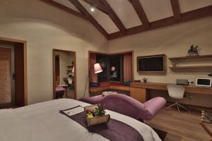 A kitchen or kitchenette at Ariana Sustainable Luxury Lodge - Special Category - Cappadocia