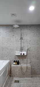 Phòng tắm tại Daon Hotel Gimhae Injae +29 ảnh