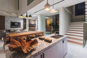 Ảnh trong thư viện ảnh của Noix De Coco - Modern 4 BR Villa ở Canggu
