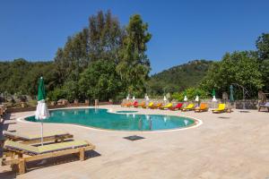 Bazén v ubytování Yeşilkaya Hotel nebo v jeho okolí