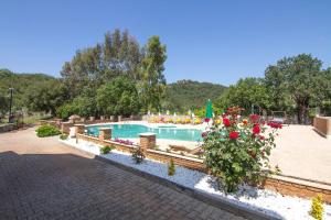 Bazén v ubytování Yeşilkaya Hotel nebo v jeho okolí