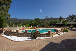 Bazén v ubytování Yeşilkaya Hotel nebo v jeho okolí