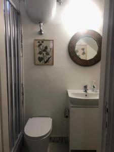 Ένα μπάνιο στο Suali Case nel Borgo +24 φωτογραφίες