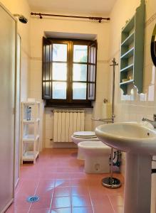 Bilik mandi di Agriturismo Poderino