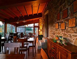 A restaurant or other place to eat at Casa Ceferinos