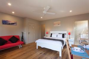 Gallery image of Silversands Beach Cottage in Mount Martha