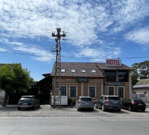 O edifício onde o hotel está situado