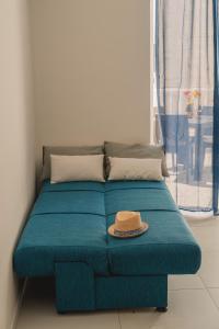 Ένα ή περισσότερα κρεβάτια σε δωμάτιο στο Charming 1BDR Apartment Near Sea! Great Location!